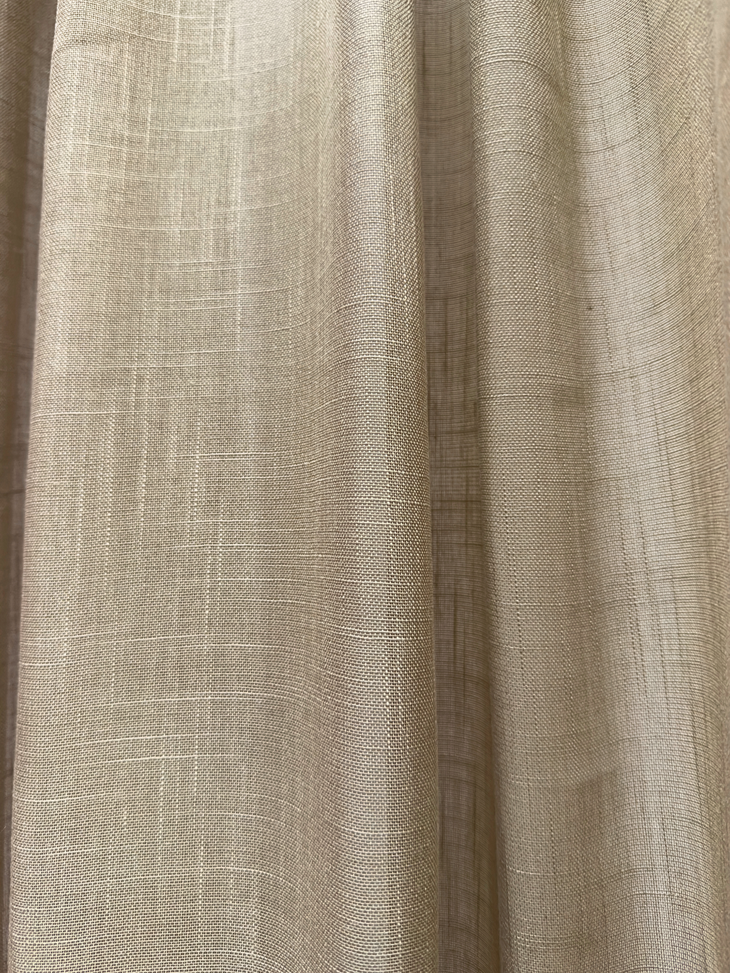 Cortinas de Lino – Luz Natural, Estilo Atemporal y Caída Elegante
