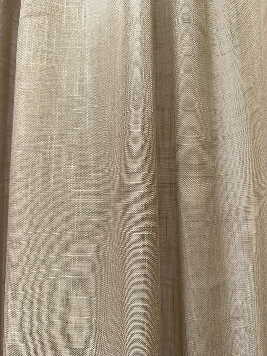 Cortinas de Lino – Luz Natural, Estilo Atemporal y Caída Elegante